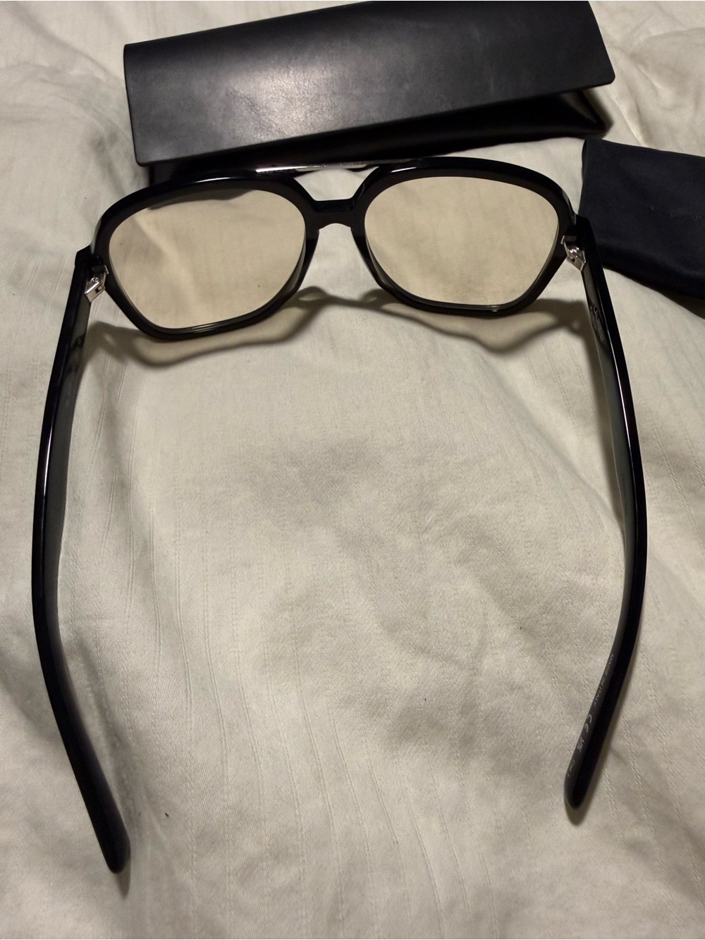 Saint Laurent SL545 001 sunglasses as seen on Miley Cyrus - Picture 5 of 9